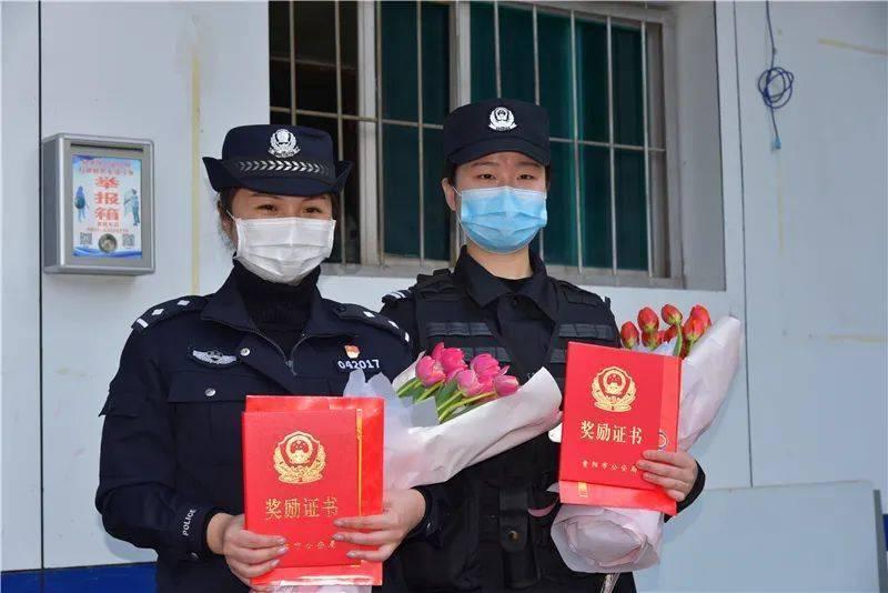 石柱派出所深入辖区开展打击整治网络谣言宣传活动
