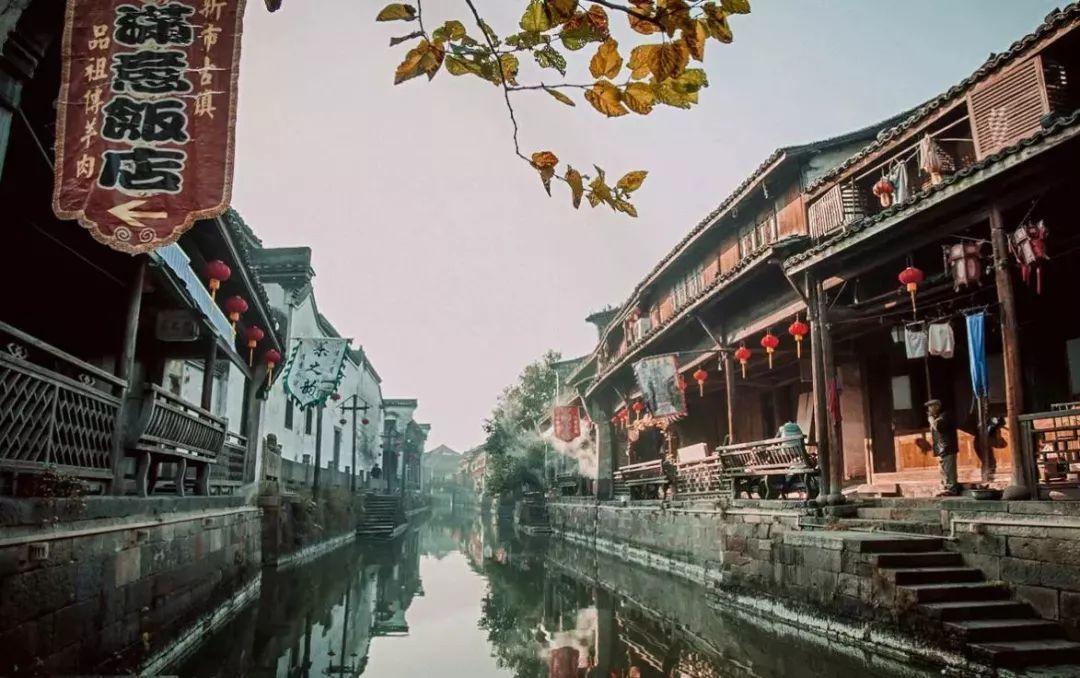 狂开脑洞：岳不群怎么做才能笑傲江湖？