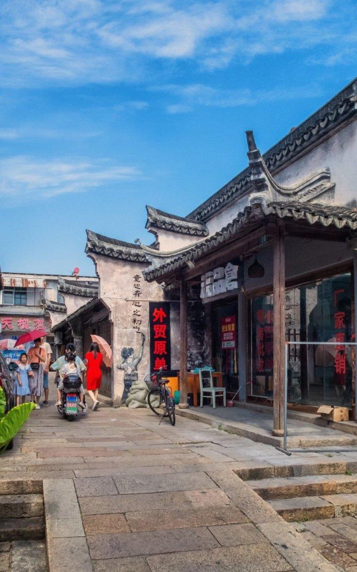 独来独往的女人，看似不太合群的生活方式，是出于哪些心理？游戏画面