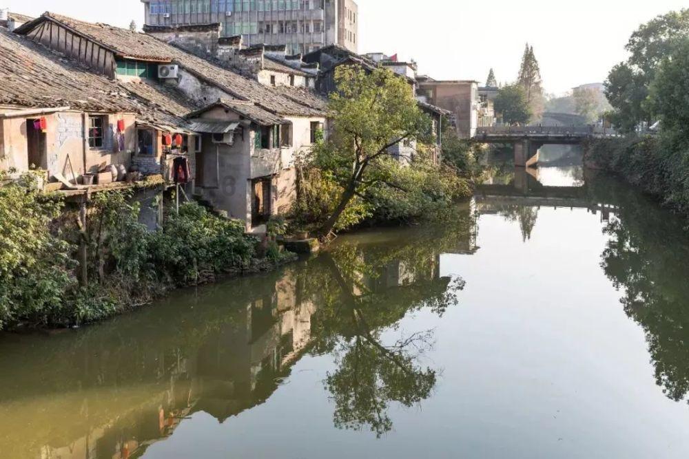 央视《焦点访谈》聚焦威海:微改造 让城市更精致