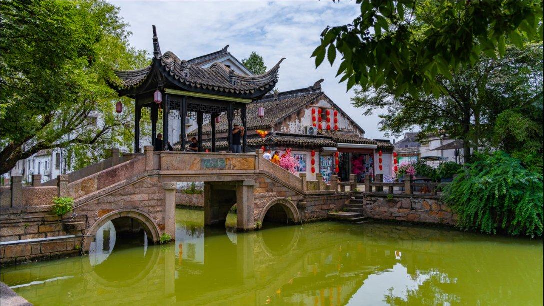 请出示文件